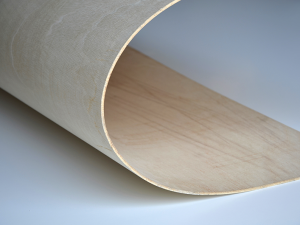 Placaj flexibil albasia, pentru mobilier, design si automotive