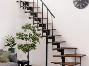 Scară modulară Minka Comfort Top Turn din lemn fag vopsit nuc și structură negru